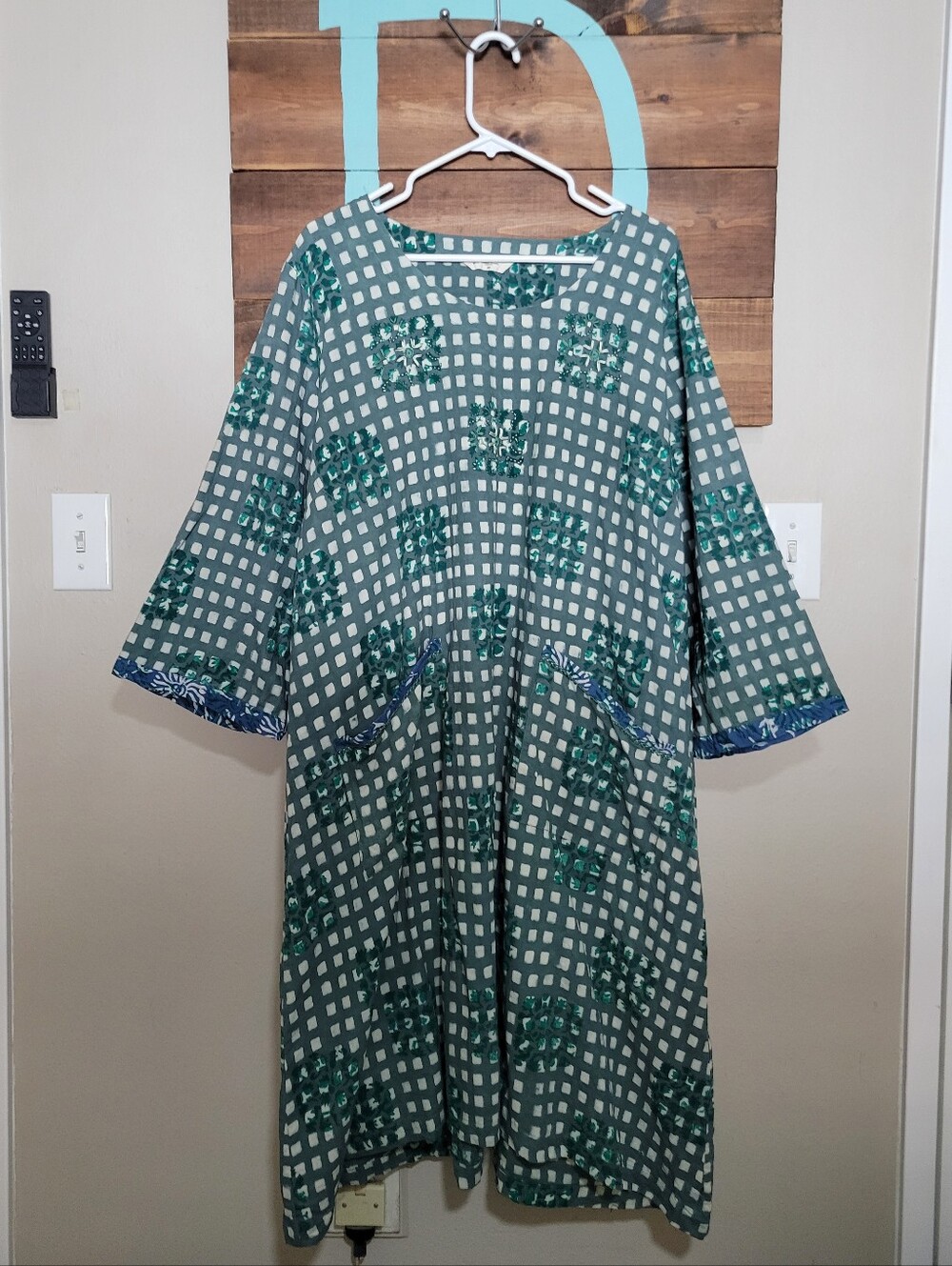 MarketPlace Poonam Scoop Neck 3/4 Sleeve Frobt Pockets Artisan Shift Dress 22-24